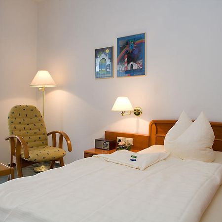 Central Inn Hotel Garni Eppelborn Quarto foto
