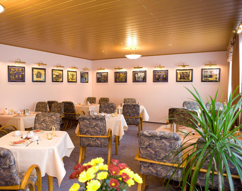 Central Inn Hotel Garni Eppelborn Exterior foto