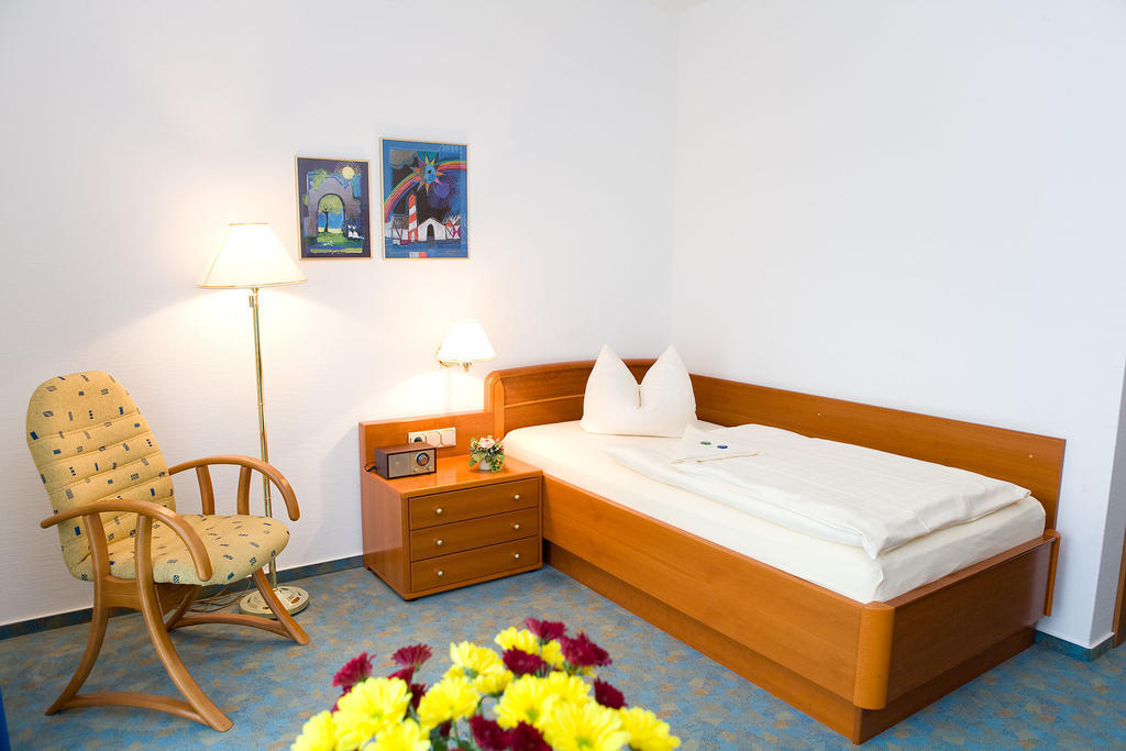 Central Inn Hotel Garni Eppelborn Quarto foto
